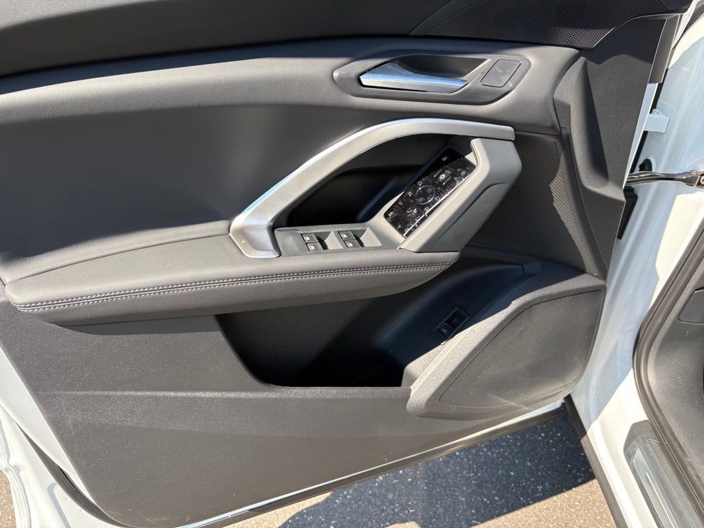 New 2026 Audi Q5 Premium AWD/4WD image 4