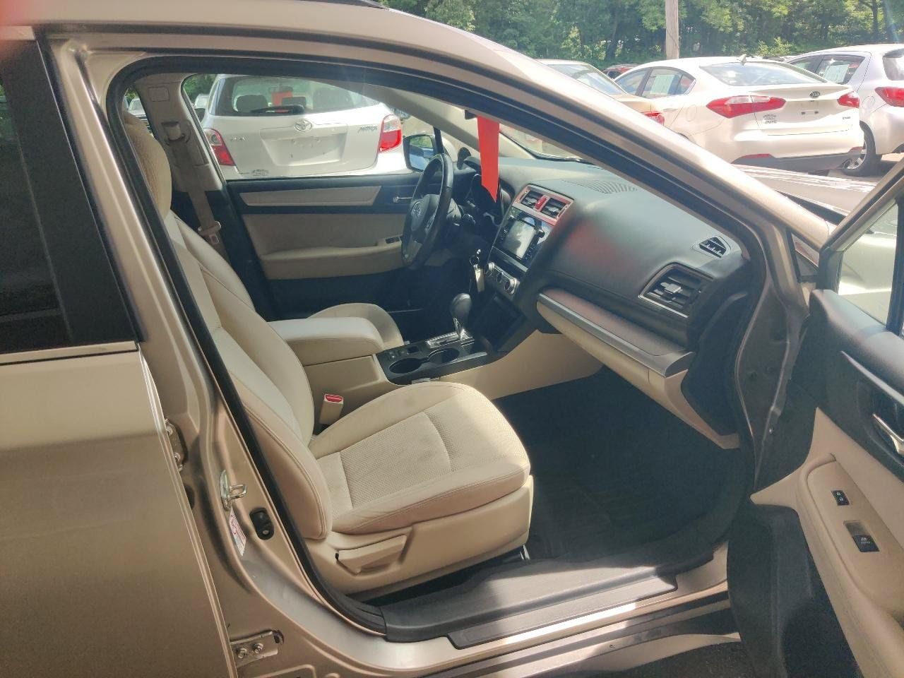 Used 2017 Subaru Outback 2.5i Premium AWD/4WD image 17
