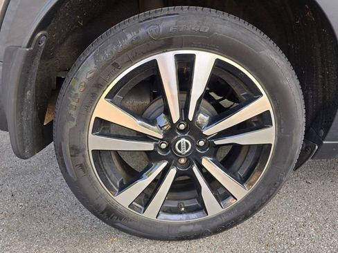 Used 2020 Nissan Kicks SR w/ SR Premium Package FWD image 12