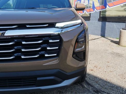 New 2027 Chevrolet Equinox LT FWD image 3