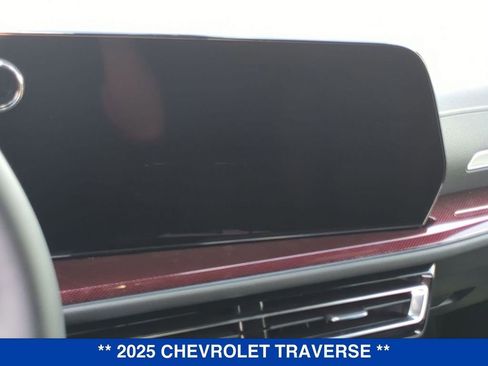 New 2025 Chevrolet Traverse Z71 w/ Enhanced Driving Package AWD/4WD image 16