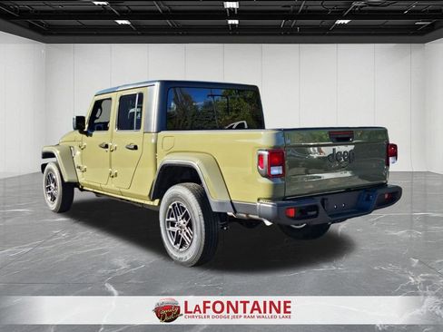 New 2025 Jeep Gladiator Sport image 3