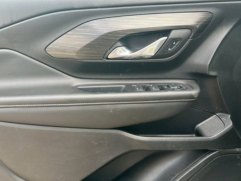 Used 2024 GMC Terrain SLE image 15