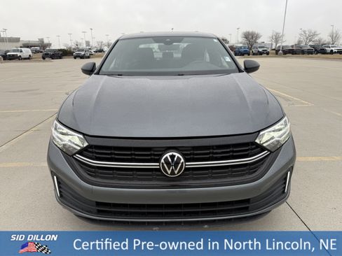 Used 2024 Volkswagen Jetta Sport image 4