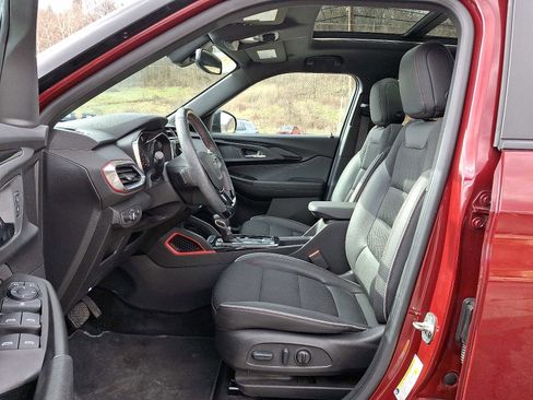 Used 2023 Chevrolet TrailBlazer RS w/ Sun and Liftgate Package image 13