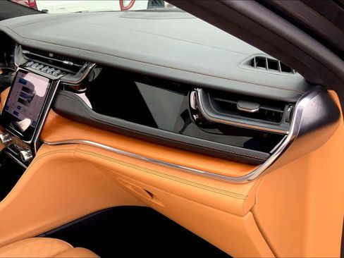 Used 2025 Jeep Grand Cherokee Summit image 19