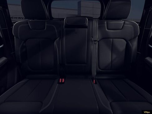 New 2026 Jeep Grand Cherokee Altitude image 17