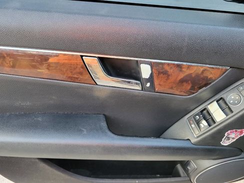 Used 2009 Mercedes-Benz C 300 Luxury image 13