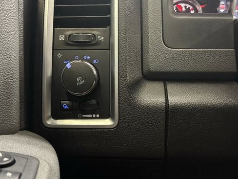 Used 2019 RAM 1500 Classic Warlock image 15