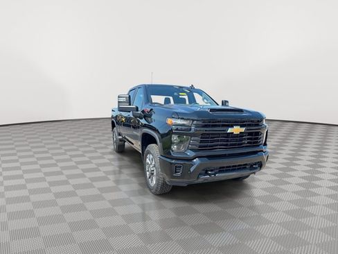 Certified 2026 Chevrolet Silverado 2500 Custom AWD/4WD image 3