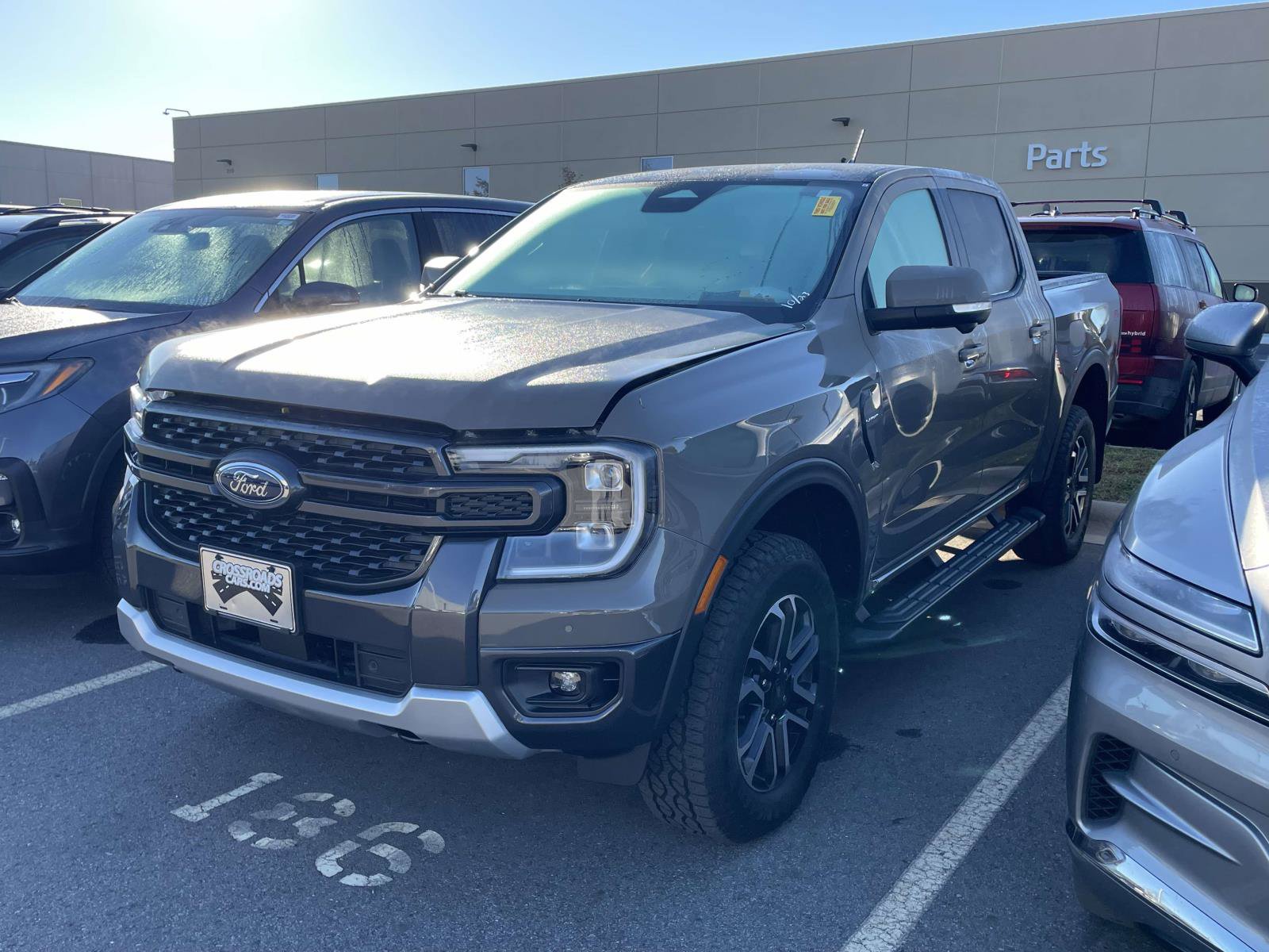 Used 2025 Ford Ranger Lariat w/ FX4 Off-Road Package AWD/4WD image 2