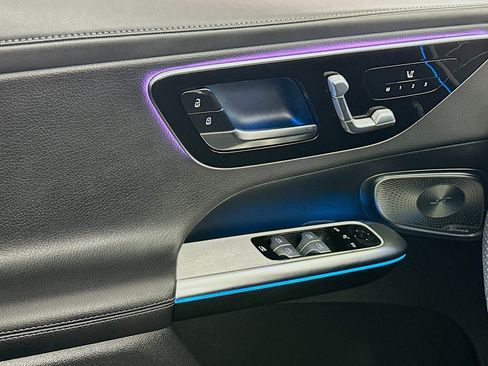 Used 2025 Mercedes-Benz GLC 43 AMG 4MATIC w/ Driver Assistance Package image 13