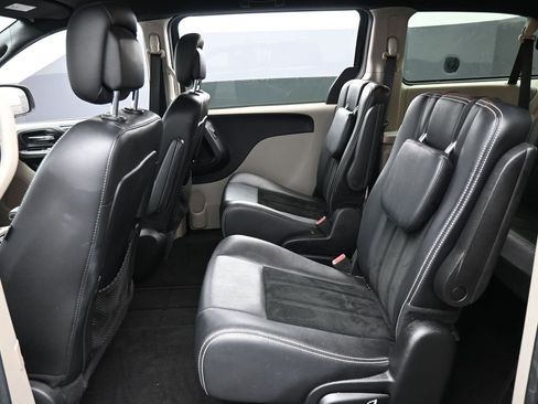 Certified 2017 Dodge Grand Caravan SXT image 11