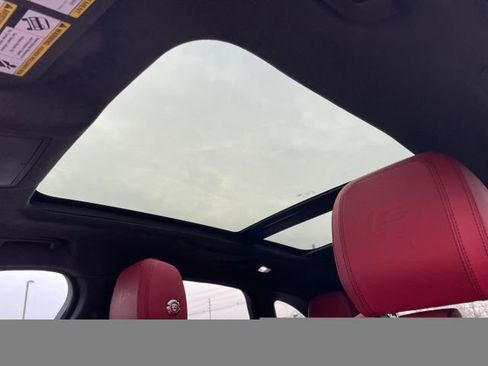 Used 2019 Jaguar F-PACE S image 33