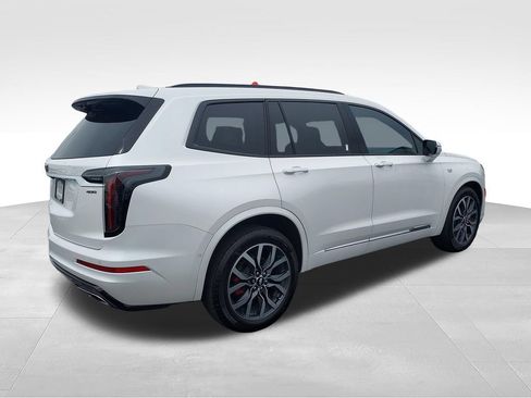 Used 2023 Cadillac XT6 Sport w/ Technology Package AWD/4WD image 5