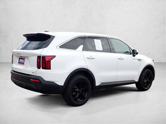 Used 2023 Kia Sorento LX AWD/4WD image 4