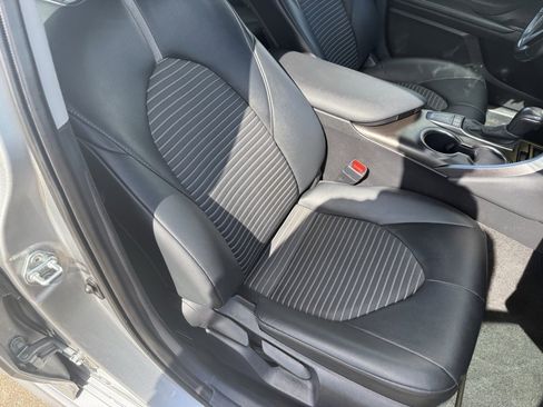 Used 2024 Toyota Camry SE image 40