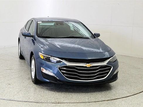 Used 2024 Chevrolet Malibu LT FWD image 2