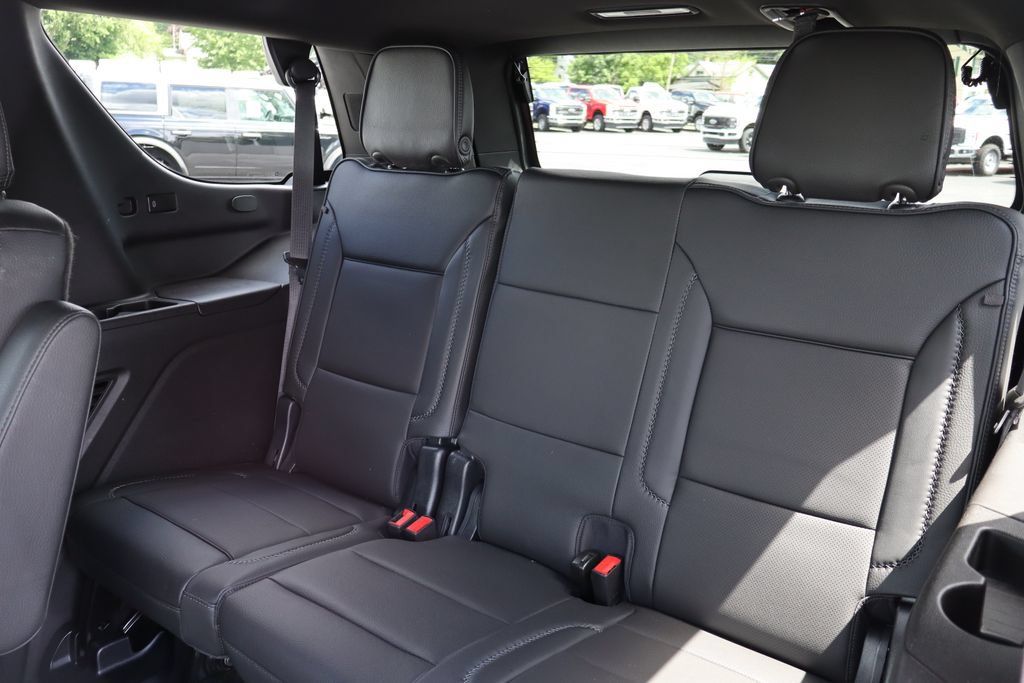 Used 2023 GMC Yukon Denali AWD/4WD image 14
