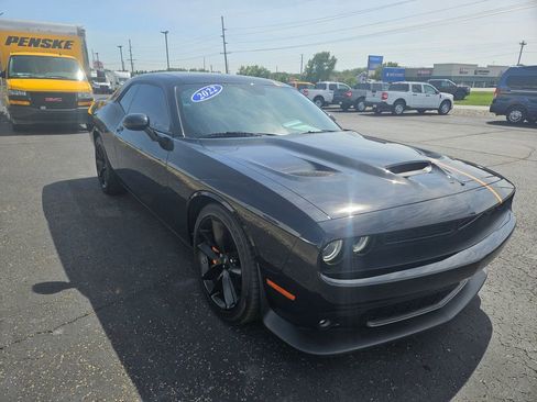 Used 2022 Dodge Challenger GT w/ Plus Package RWD image 4