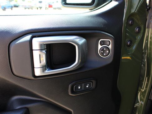 Used 2023 Jeep Wrangler Unlimited Sport AWD/4WD image 13