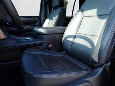 Used 2023 Chevrolet Tahoe High Country AWD/4WD image 15