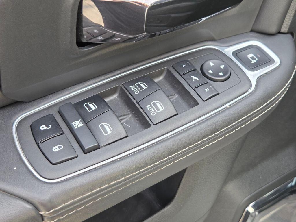 Used 2022 RAM 3500 Limited AWD/4WD image 23
