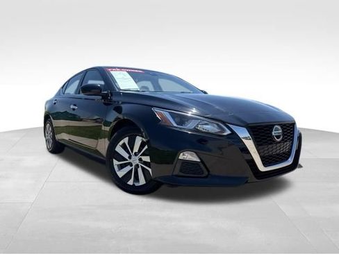 Used 2021 Nissan Altima 2.5 S w/ Driver Assist Package FWD image 2
