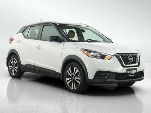 Used 2018 Nissan Kicks SV FWD image 7
