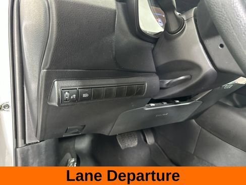 Used 2025 Toyota Corolla LE FWD image 14