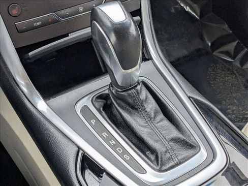 Used 2018 Ford Edge Titanium image 17