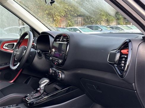 Used 2025 Kia Soul GT-Line w/ GT-Line Technology Package image 23