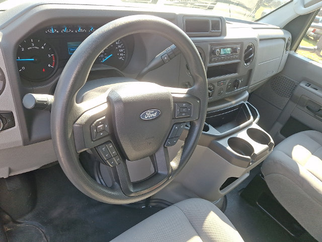 Used 2024 Ford E-450 and Econoline 450 Super Duty RWD image 3