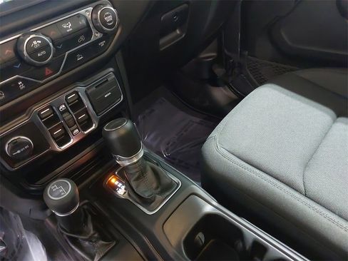 Used 2022 Jeep Gladiator Sport image 24