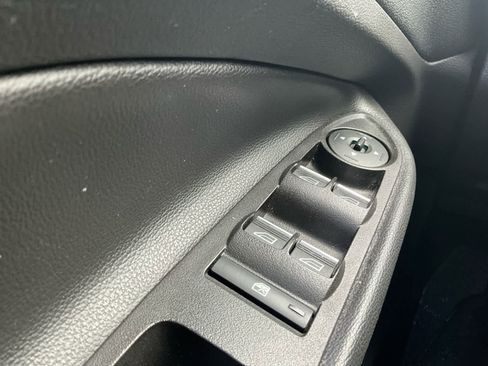 Used 2017 Ford Escape Titanium image 23