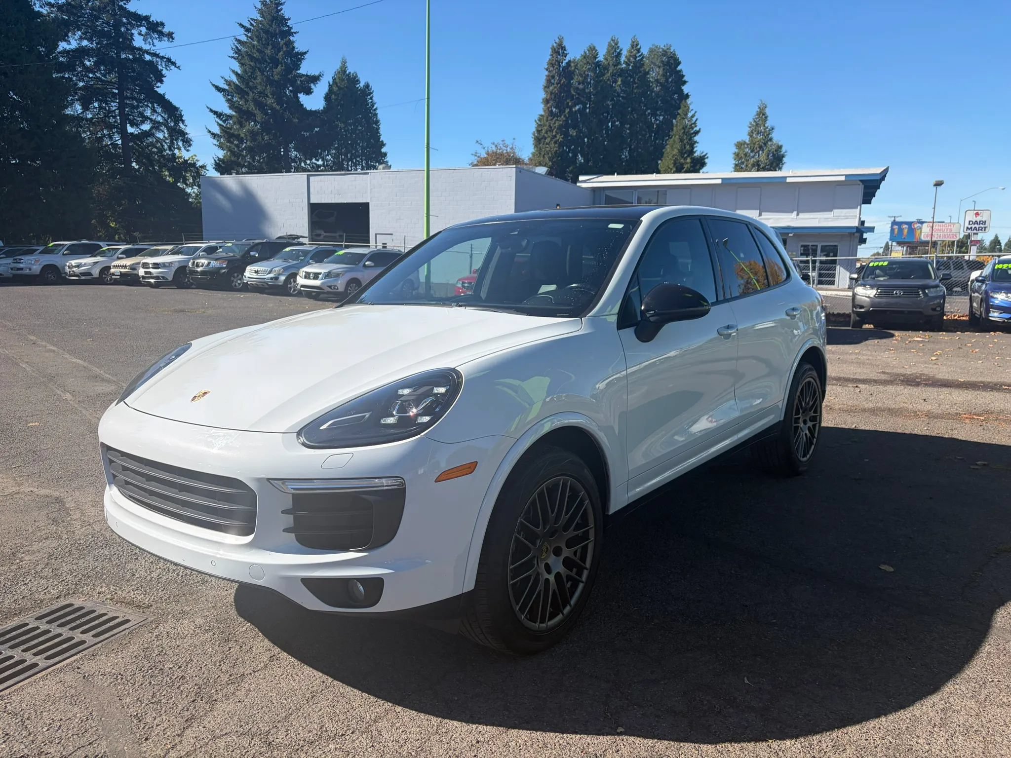 Used 2017 Porsche Cayenne AWD/4WD image 3