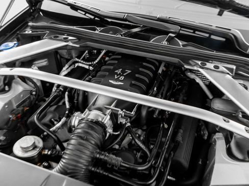 Used 2015 Aston Martin V8 Vantage GT RWD image 46