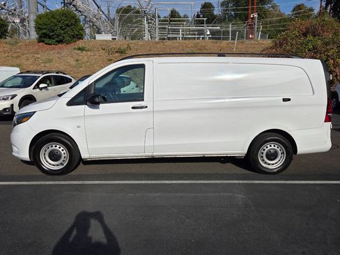 Used 2023 Mercedes-Benz Metris image 4