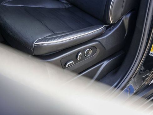 Used 2024 Cadillac Escalade Premium Luxury image 8