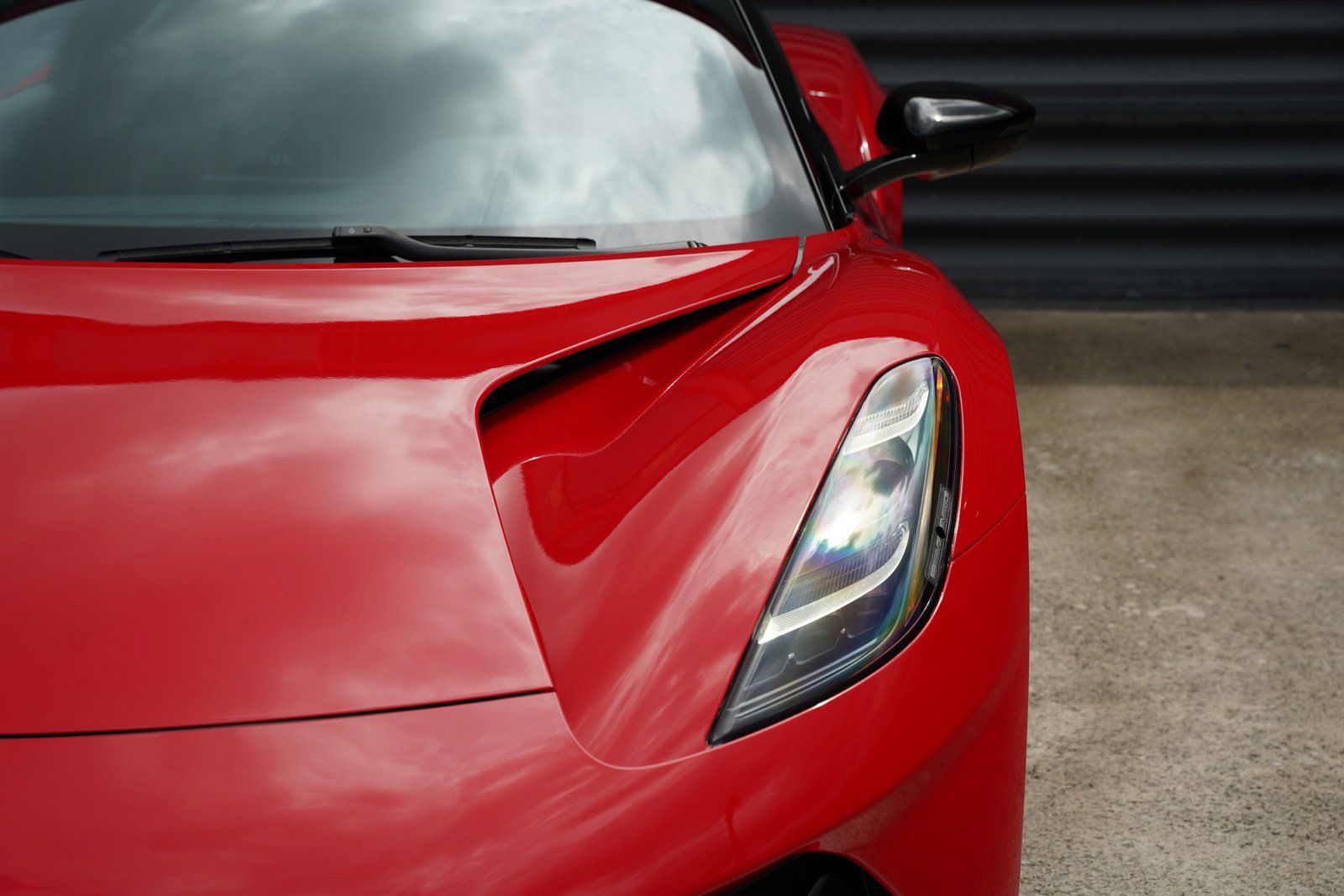 Used 2025 Lotus Emira RWD image 20
