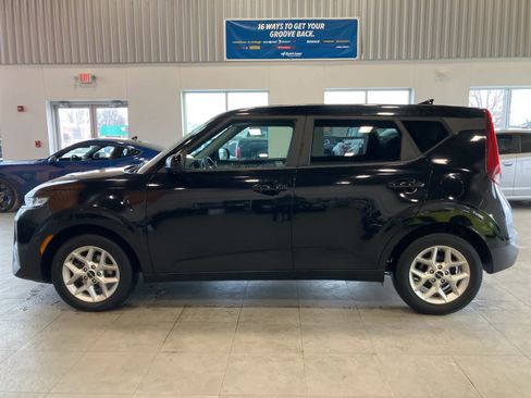 Used 2022 Kia Soul LX w/ Technology Package image 8
