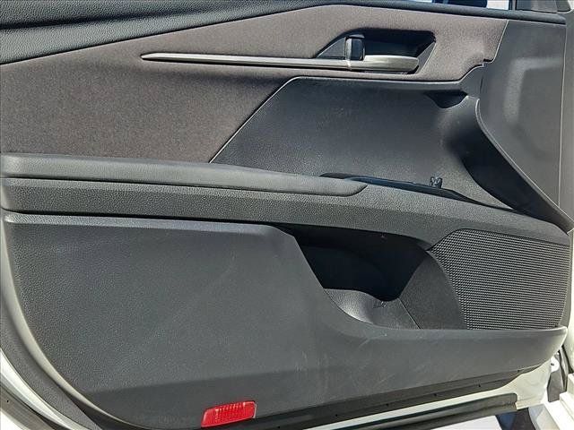 Used 2025 Toyota Camry LE FWD image 10