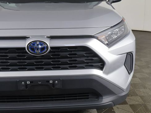 Used 2021 Toyota RAV4 LE AWD/4WD image 11