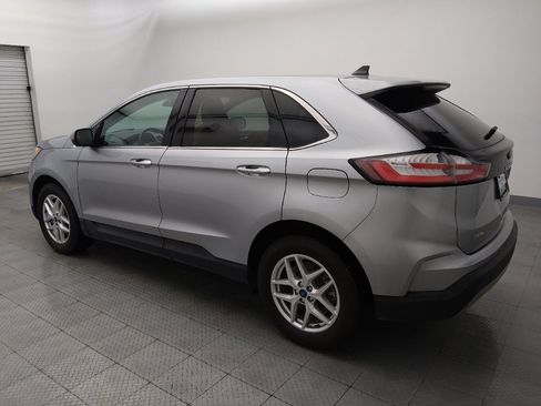 Used 2022 Ford Edge SEL w/ Convenience Package image 3