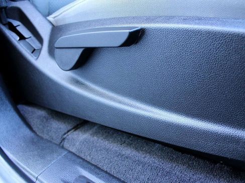 Used 2018 GMC Canyon 2WD Crew Cab w/ Convenience Package image 25