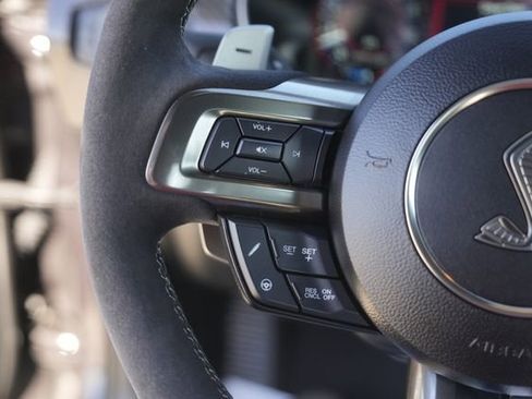 Used 2022 Ford Mustang Shelby GT500 w/ Technology Package image 22