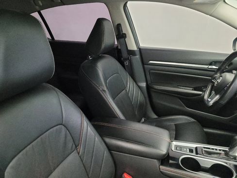 Used 2024 Nissan Altima 2.0 SR FWD image 21