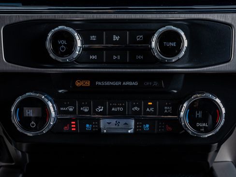 Used 2022 Ford F250 Platinum image 27