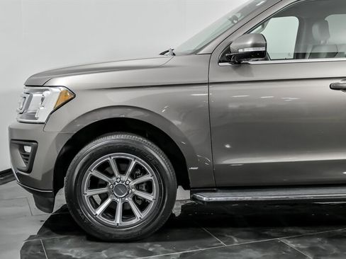 Used 2019 Ford Expedition XLT w/ Equipment Group 202A image 6