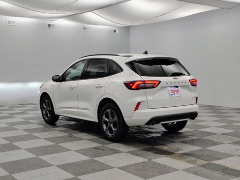 Used 2024 Ford Escape ST-Line Select w/ Tech Pack #2 image 9